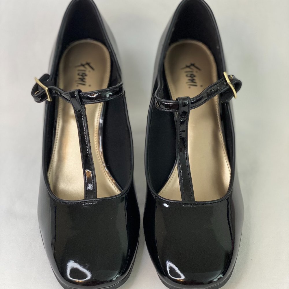 Fiomi Women's Black Chunky Heels With Ankle T-Strap Buckle Size 8